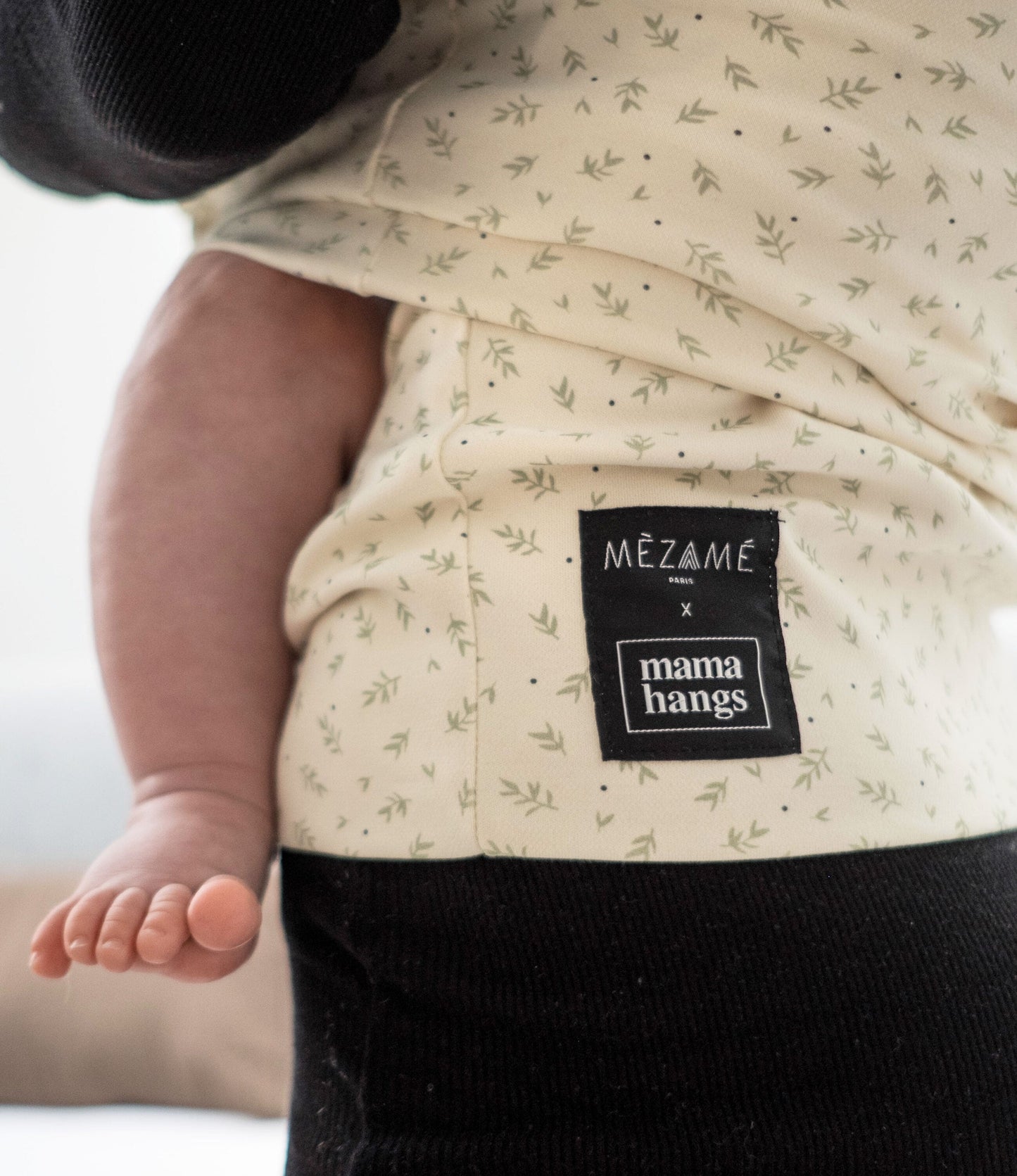 Carry & Pack baby carrier Mèzamé Paris Carriers Mama Hangs 